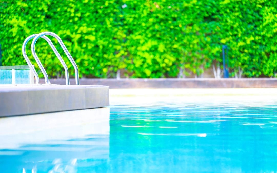 stair-around-swimming-pool