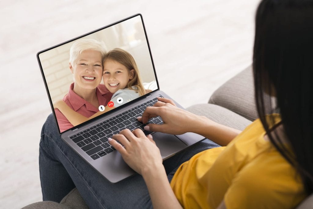 woman-looking online