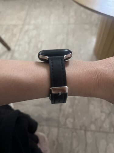 רצועת עור צרה לשעון אפל ווטש 40/41/42mm שחור אבזם כסף photo review