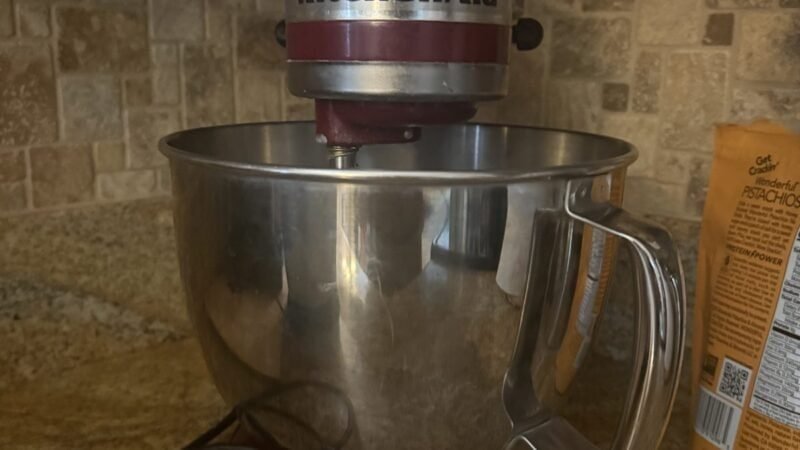 Best Stand Mixers Under $200 in 2026: Real Baking Power Without the KitchenAid Price