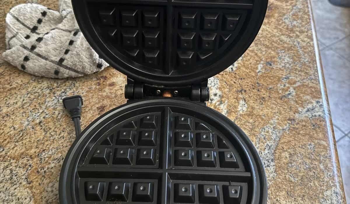Best Waffle Makers in 2026: Crispy Outside, Fluffy Inside, Every Morning