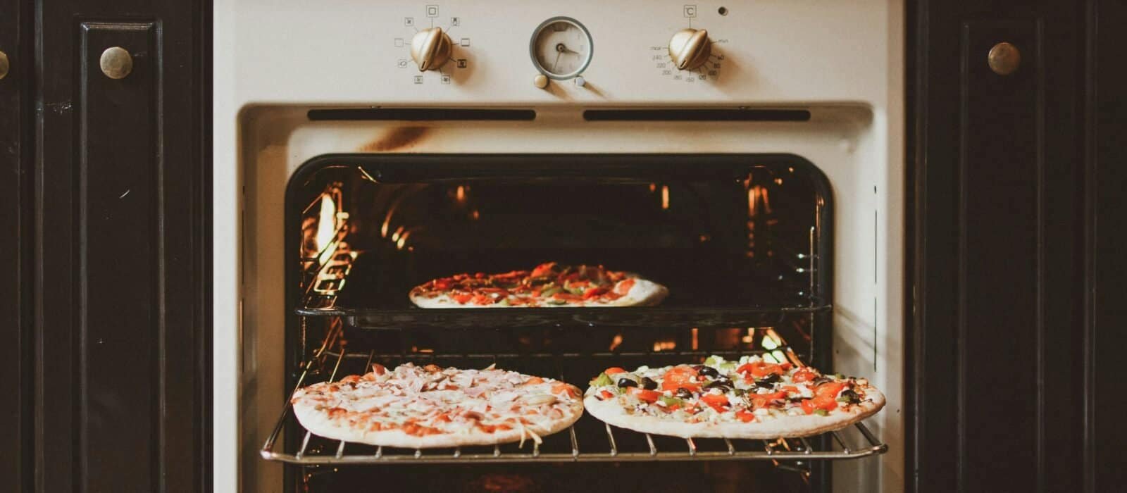 How Oven Fan Dynamics Change Your Baking Results: The Airflow Difference