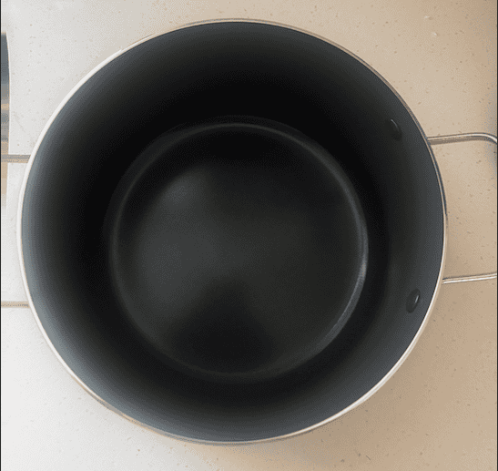Dutch Oven vs Stockpot in 2026: Which Big Pot You Actually Need