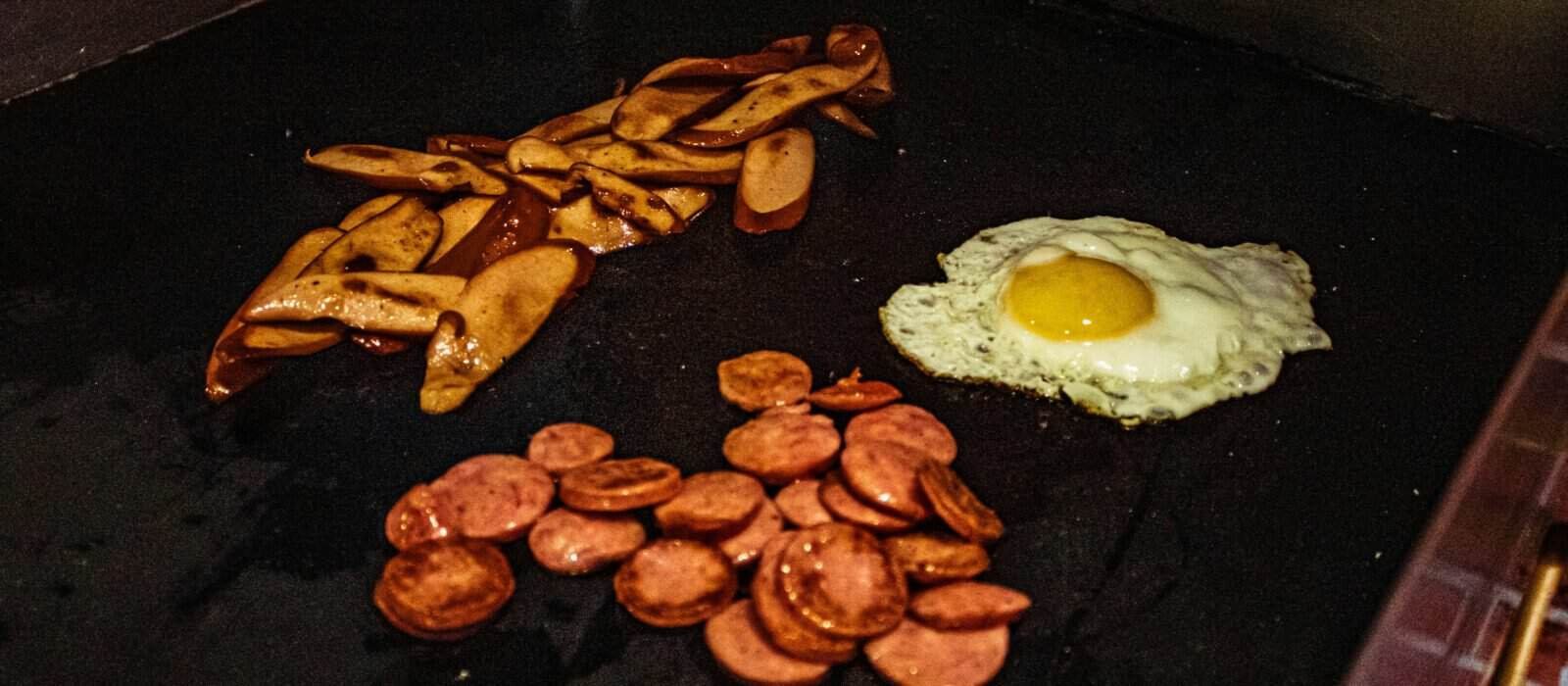 Grill Pan vs Griddle: Which Belongs on Your Stovetop