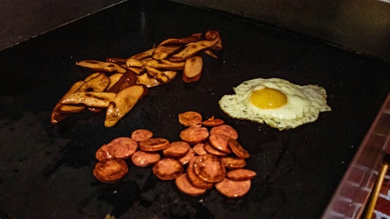 Grill Pan vs Griddle: Which Belongs on Your Stovetop