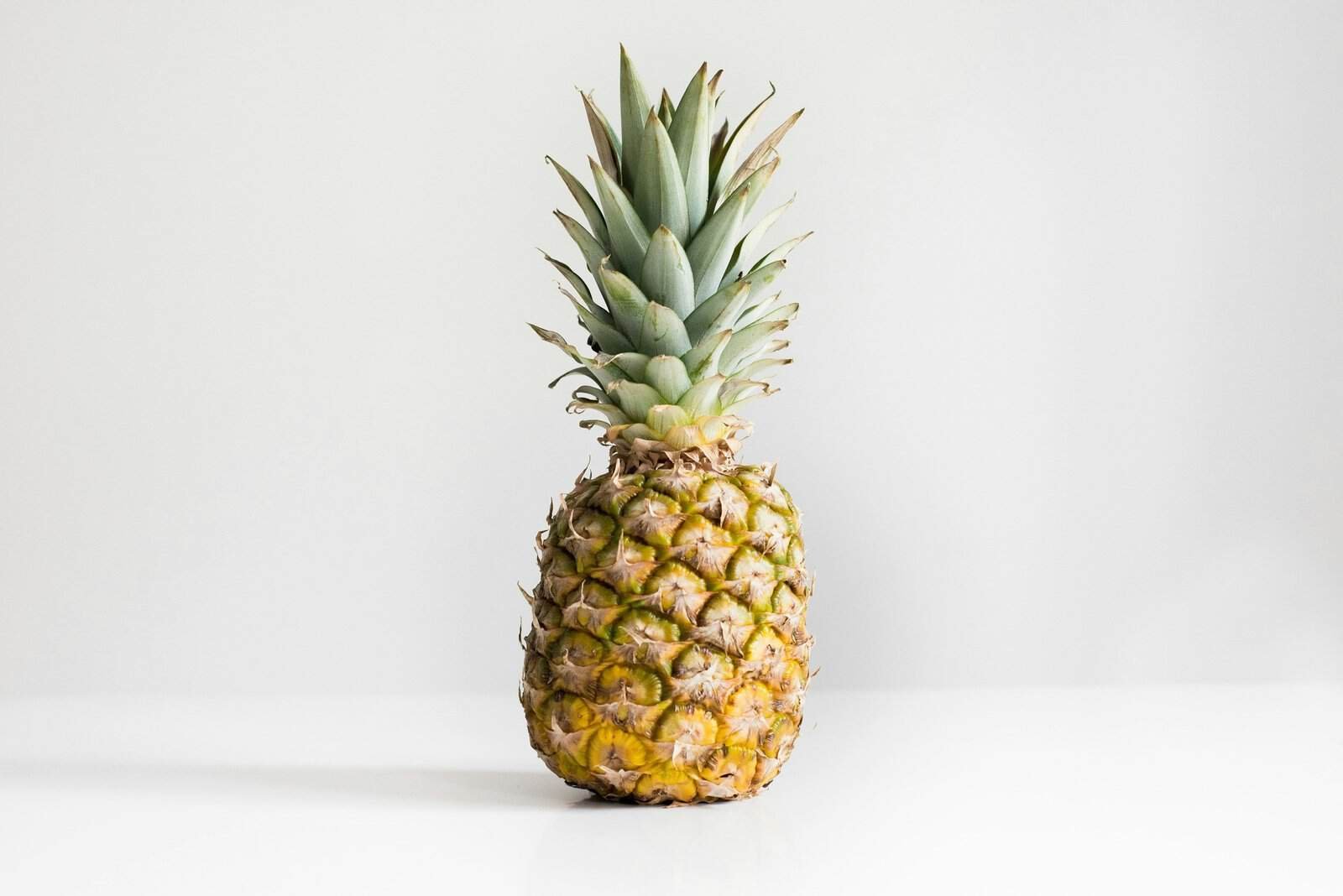 How to Cut a Pineapple: The Clean, Fast Method