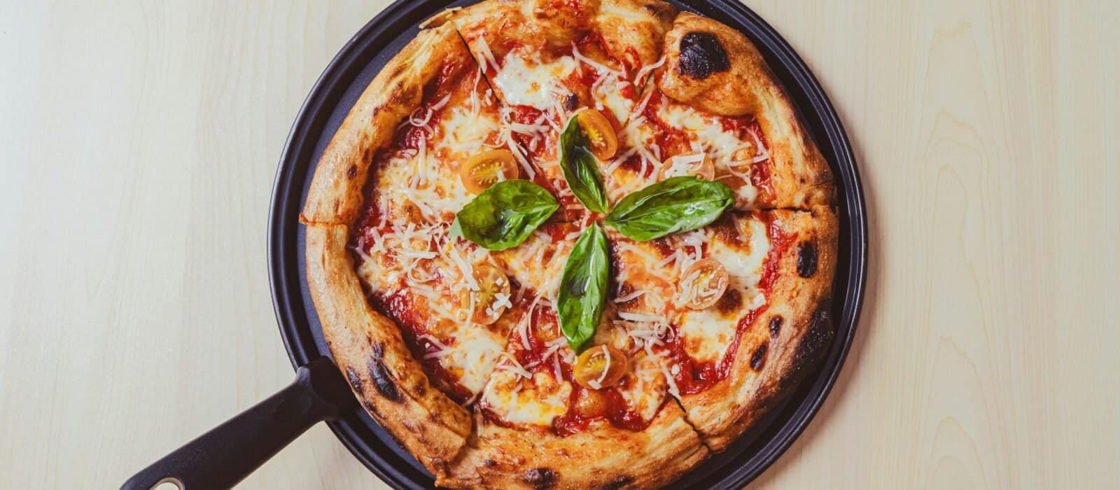 Best Cast Iron Pizza Pans in 2026: Crisp Bases Without a Pizza Oven