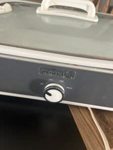 a crockpot for kitchen ready for clean
