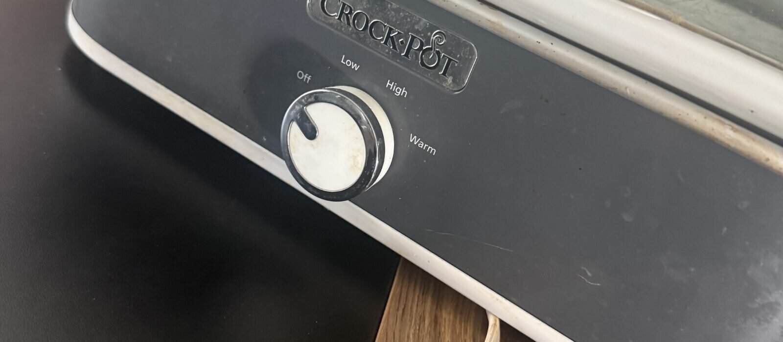 Slow Cooker vs Dutch Oven: Which One I Reach For and Why