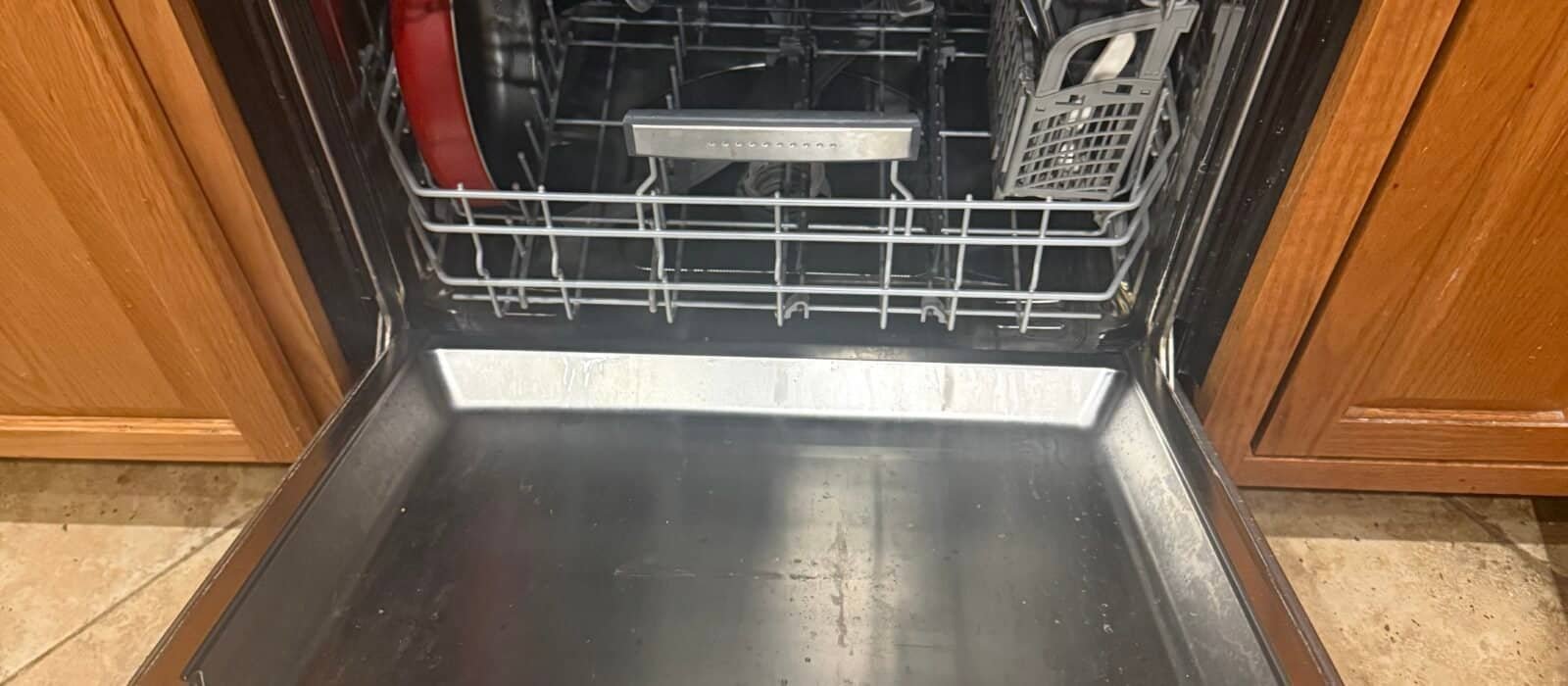 Should You Rinse Dishes Before Loading the Dishwasher? Kitchen Cleaning Guide