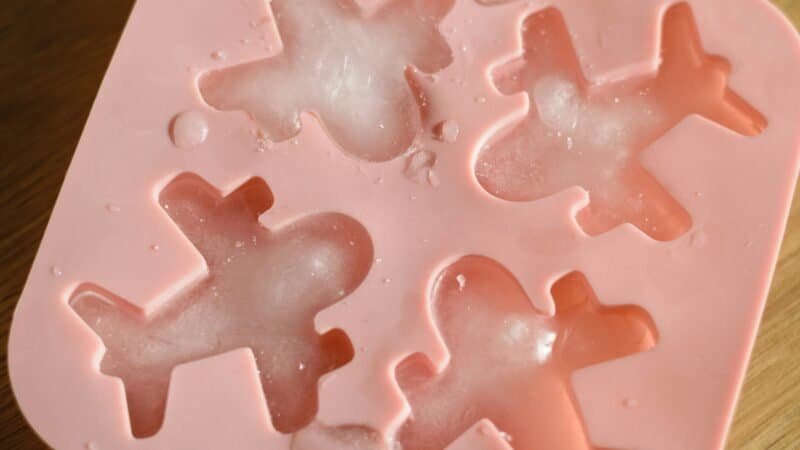 Best Ice Cube Trays in 2026: A Lid Matters More Than the Shape