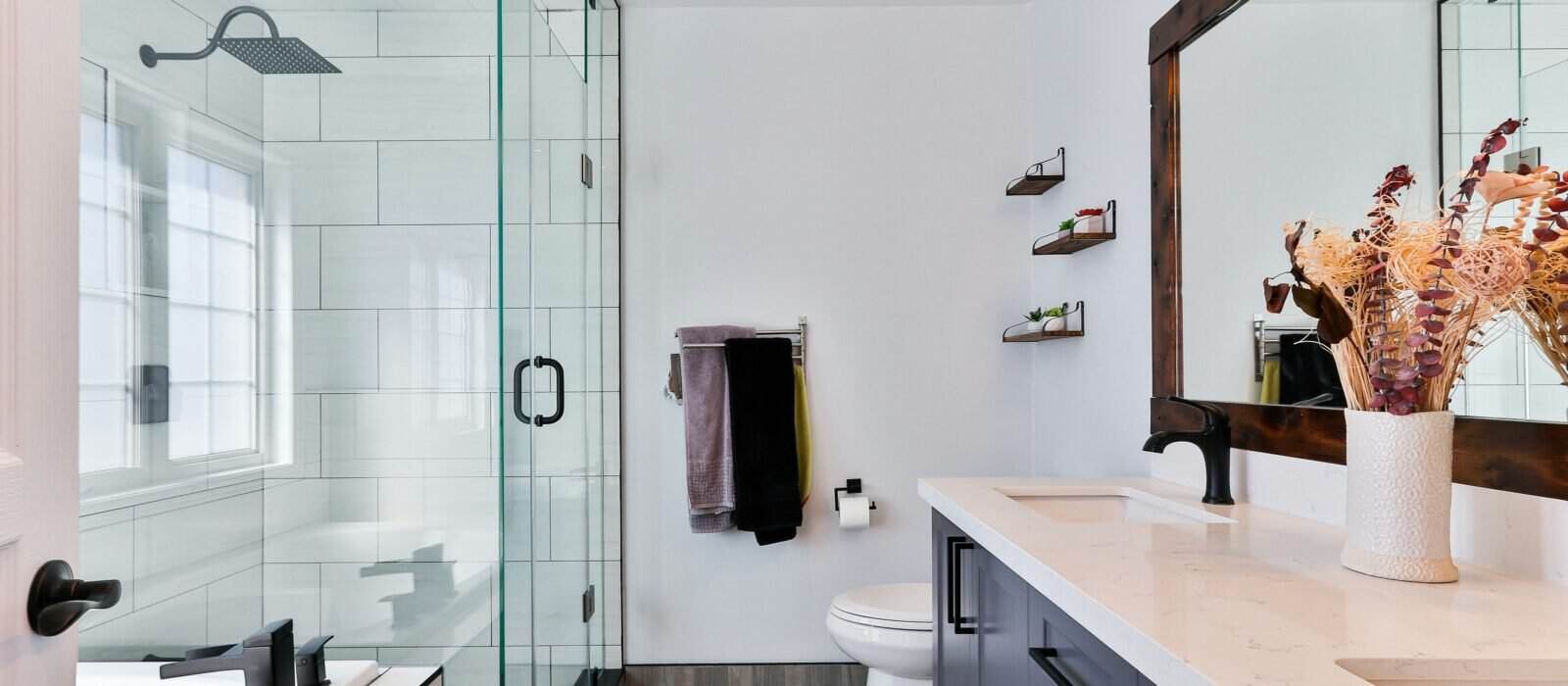 How to Organize a Bathroom: An Organizational Home Guide