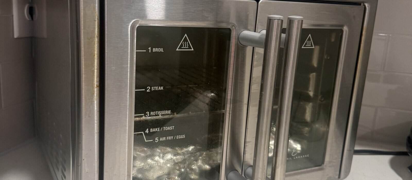 How Much Counter Space Does an Air Fryer Need: Footprint Plus Clearance