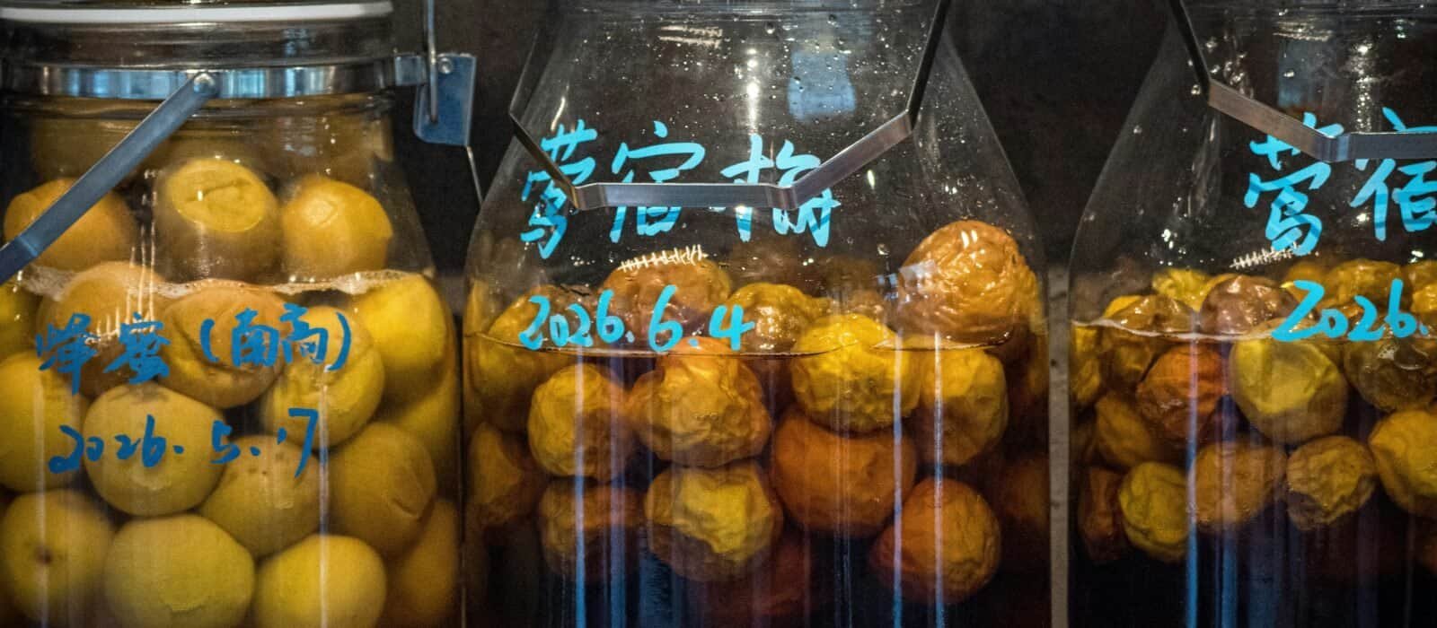 Best Fermentation Crocks in 2026: Keeping Vegetables Under the Brine