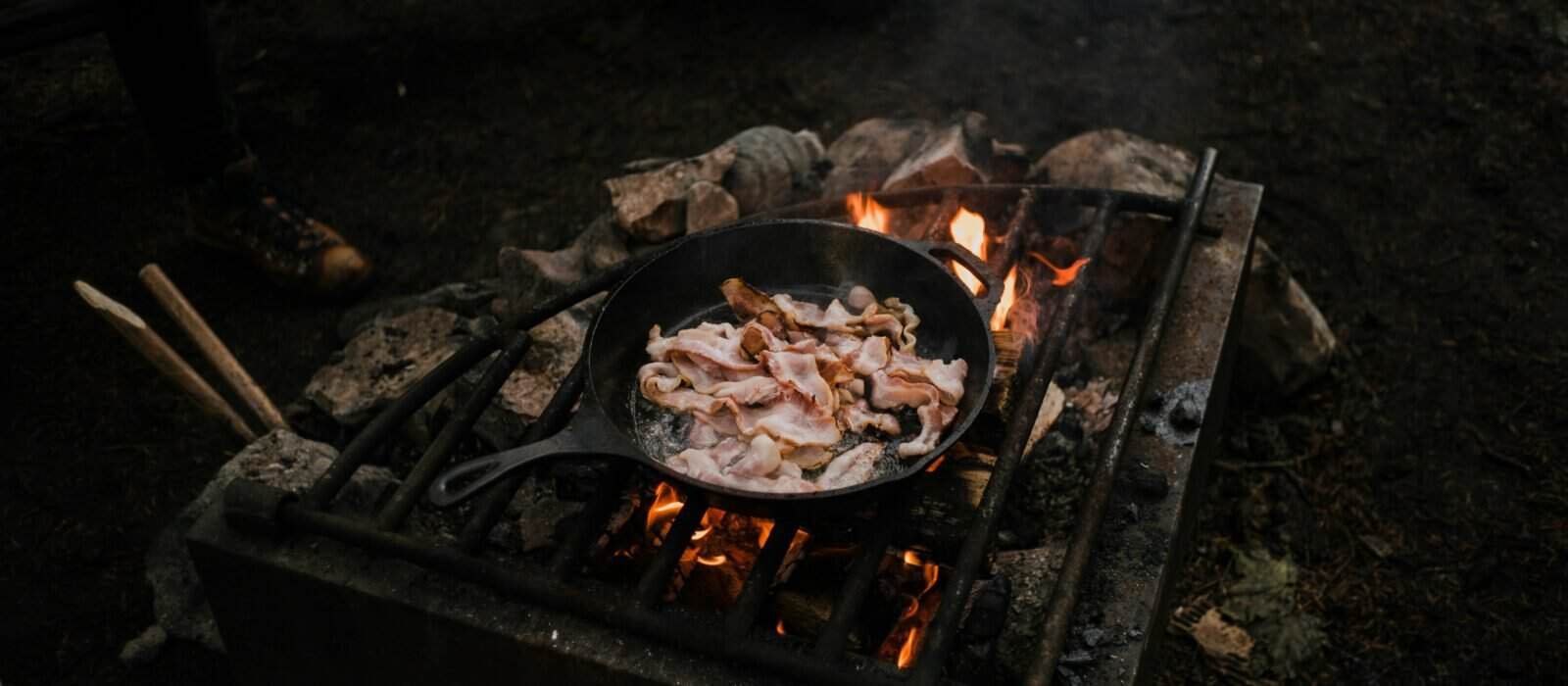 Best Lightweight Cast Iron Skillets in 2026: Thinner Iron, Same Sear
