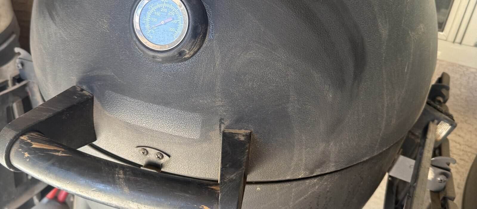 How to Control Temperature on a Charcoal Smoker: Guide To Home Grilling