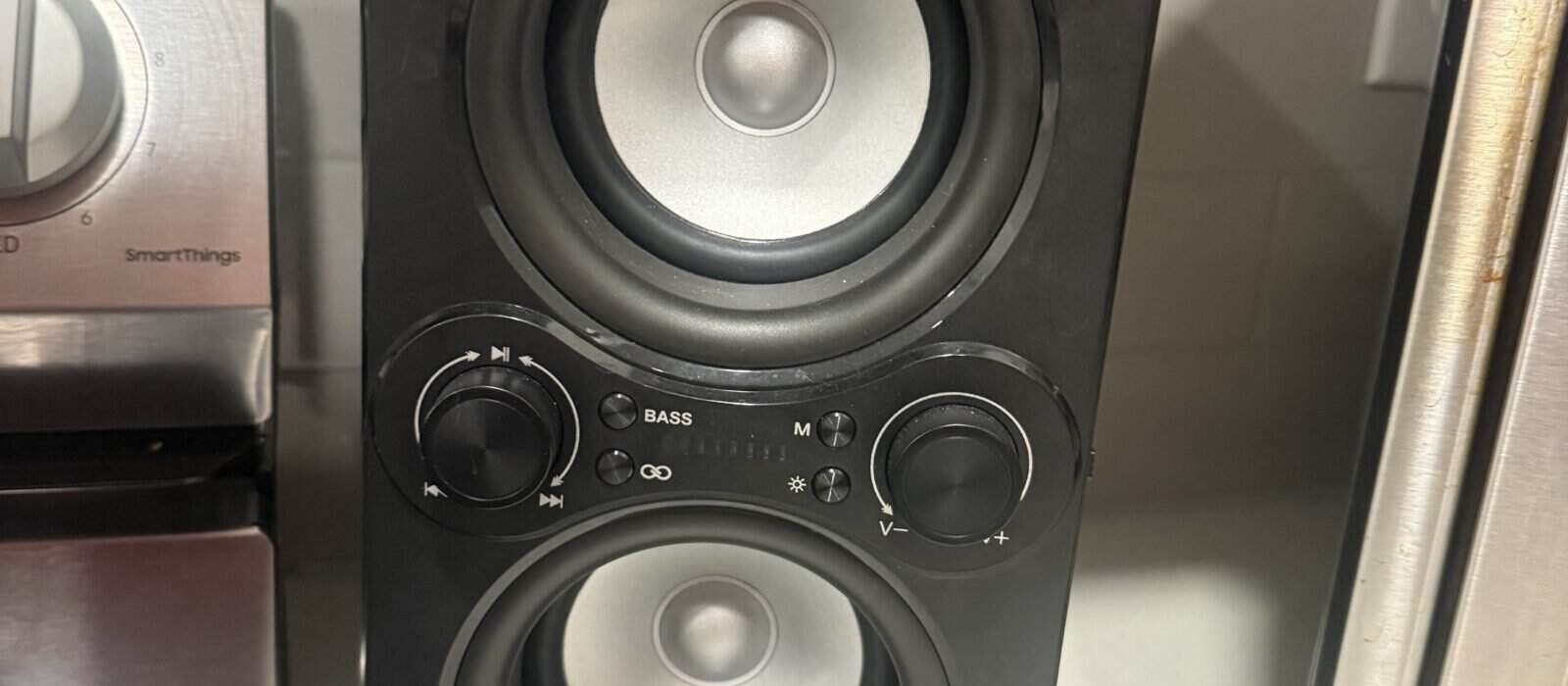 How to Make a Bluetooth Speaker Sound Better: Placement, Surfaces, and Settings