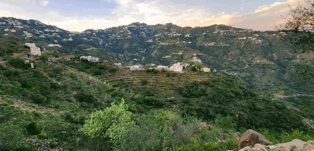 Beautiful Jazan mountains covered in greenery, a hidden tourist site in Saudi Arabia - (Credits SPA)