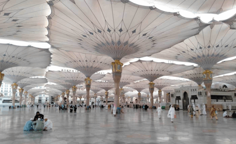 The Umbrellas at the Prophet’s Mosque and Their Story of Shade, Spirit, and Science