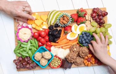 Healthy Snacking Habits in Saudi Arabia Are Changing & Here’s Why!