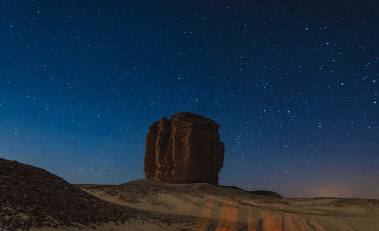 Stargazing in Saudi Arabia, October 2025, Brings Meteor Trails and Milky Way Views 