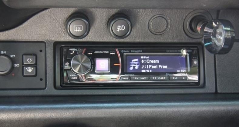 Alpine CDE-HD149BT installed in dash
