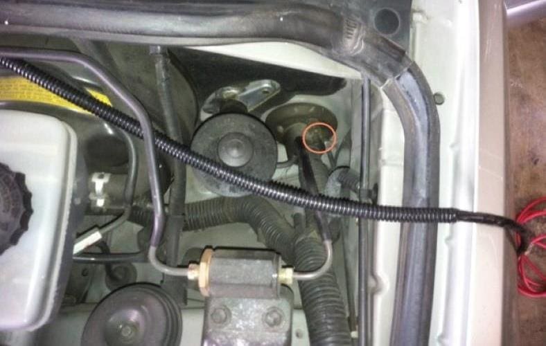 Image of engine compartment wiring harness rubber seal amp wire install