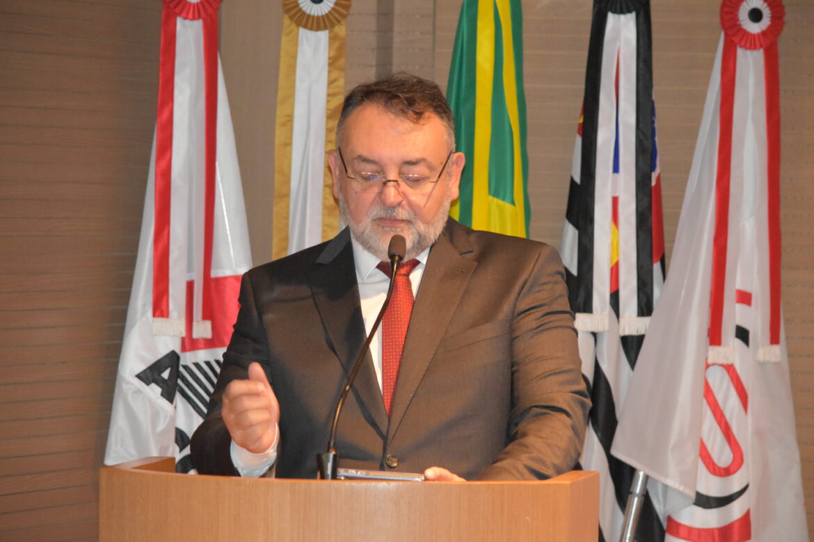 Reynaldo Lima Jr., presidente da Fenacon, durante abertura do III Congresso Fenacon, em São Paulo. Foto: divulgação/Fenacon