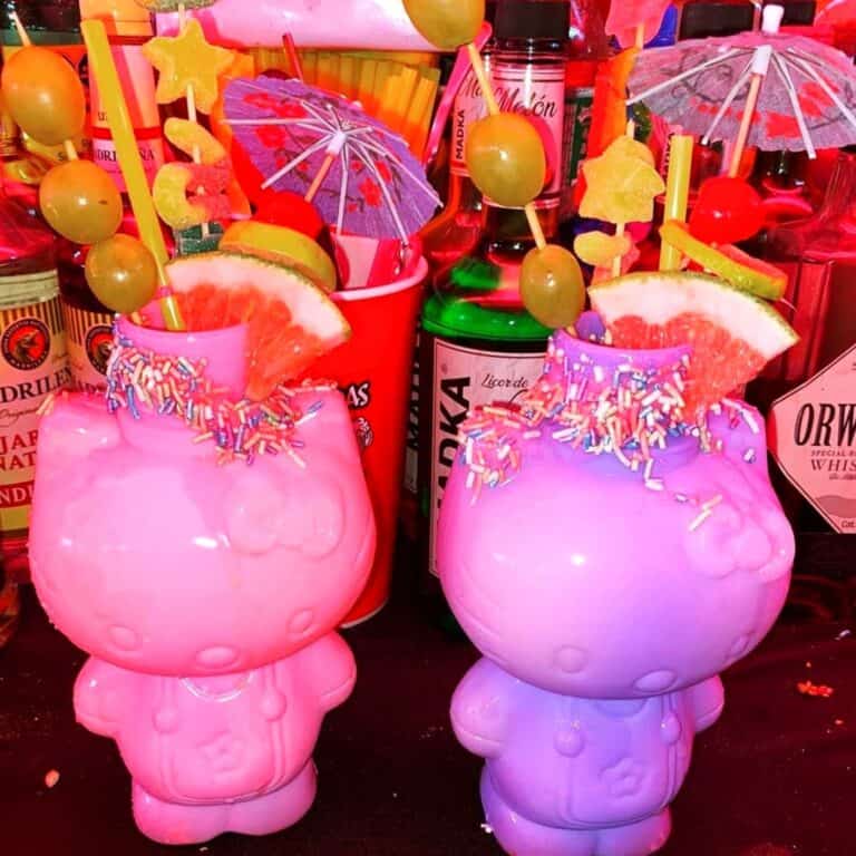 Mexico City off the beaten path, Mexico City Flea Market. What to do in Mexico City on Sunday, La Lagunilla. Micheladas