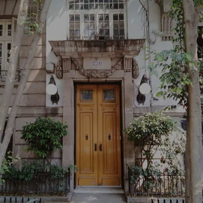 Where to stay in mexico city? Roma, Condesa, Polanco, Centro, Coyoacan. Pros and cons of the neighborhoods in mexico city.