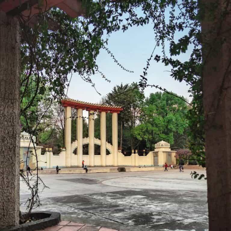 Where to stay in mexico city? Roma, Condesa, Polanco, Centro, Coyoacan. Pros and cons of the neighborhoods in mexico city.