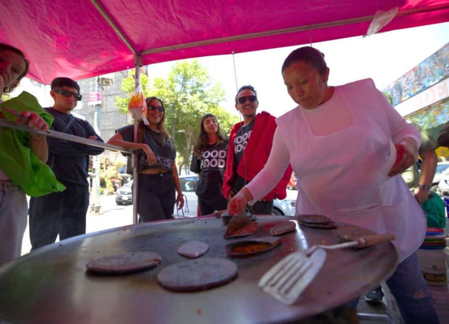 Food Hood Mexico walking tour showcasing Mexico City culinary culture in Roma Condesa