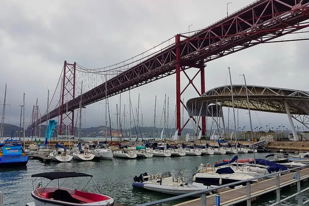 Best Day Trips From Lisbon 7 Ranked 2026 25 DE ABRIL BRIDGE LISBON