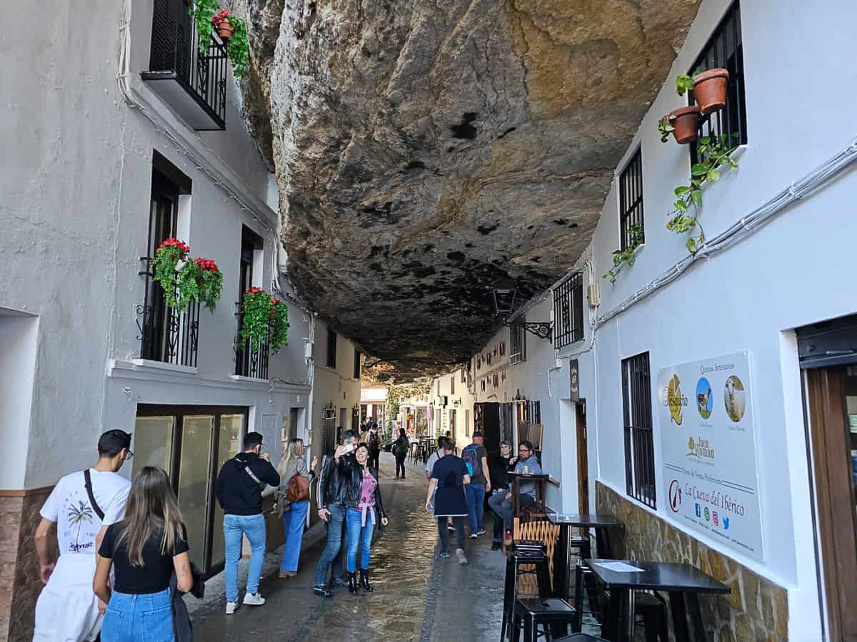 Setenil de las Bodegas Guide: Spain's Cave Village (2026)