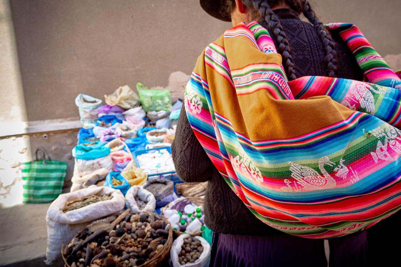 Bolivia - Tarabuco - local aguayo