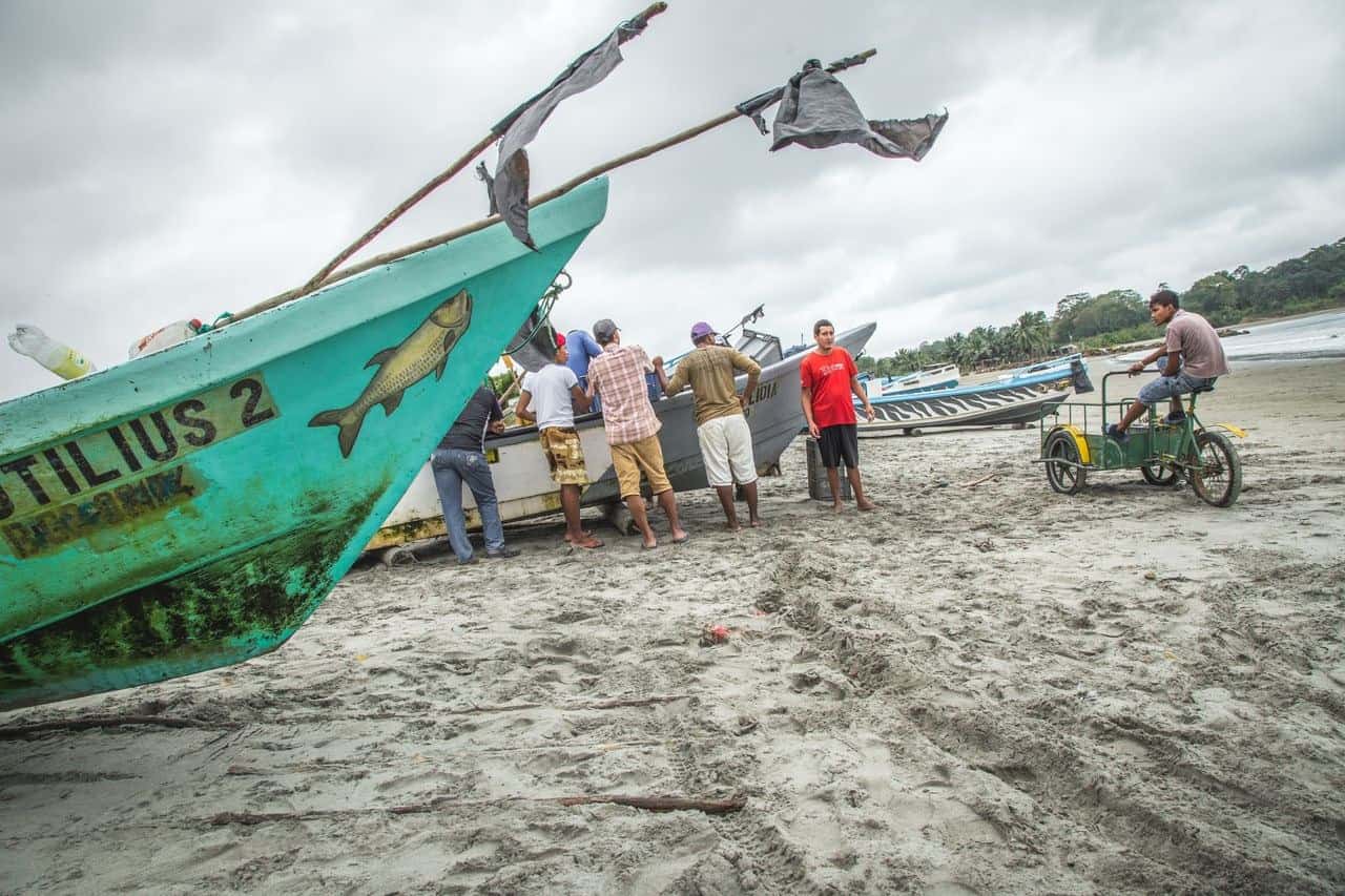 Mompiche - Ecuador - Fishermen