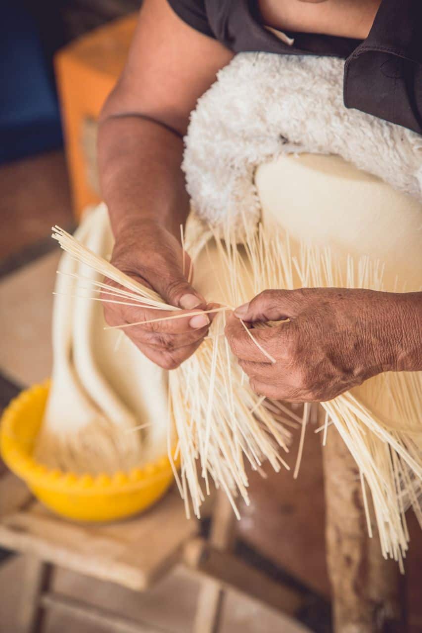 Panama Hat Weaver from Montecristi - Ecuador