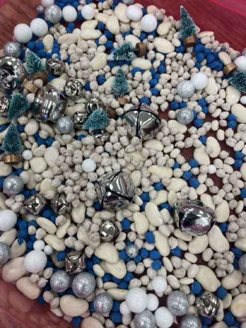 winter sensory bin