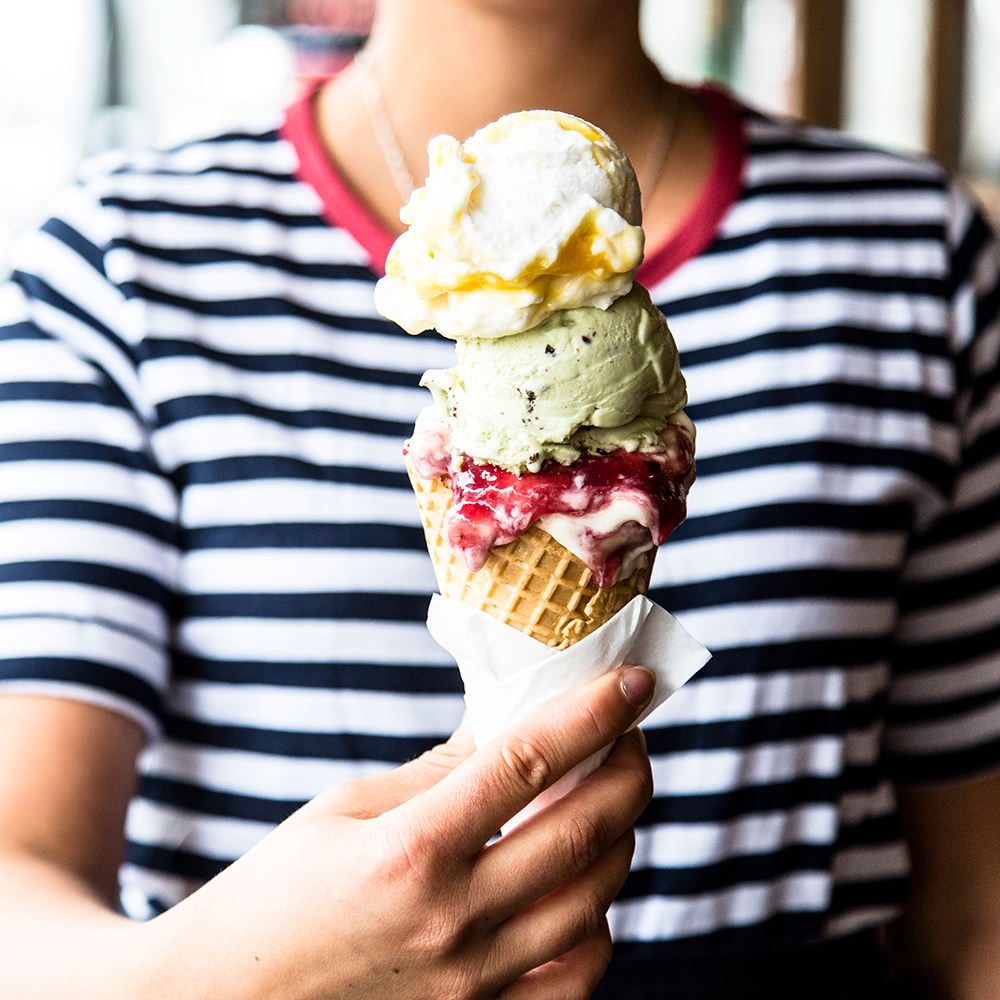 Tasting artisan gelato on Sydney foodie tour – Splendour Tailored Tours
