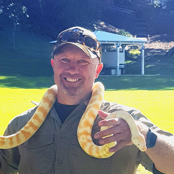 splendour tailored tours guide host grant hyde