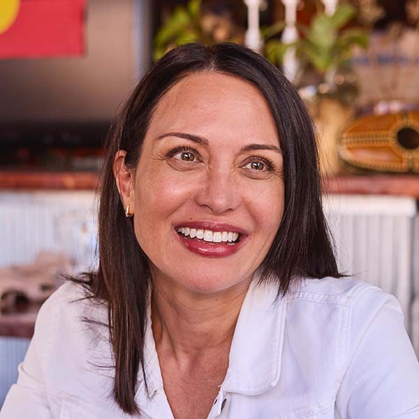 splendour tailored tours guide melani