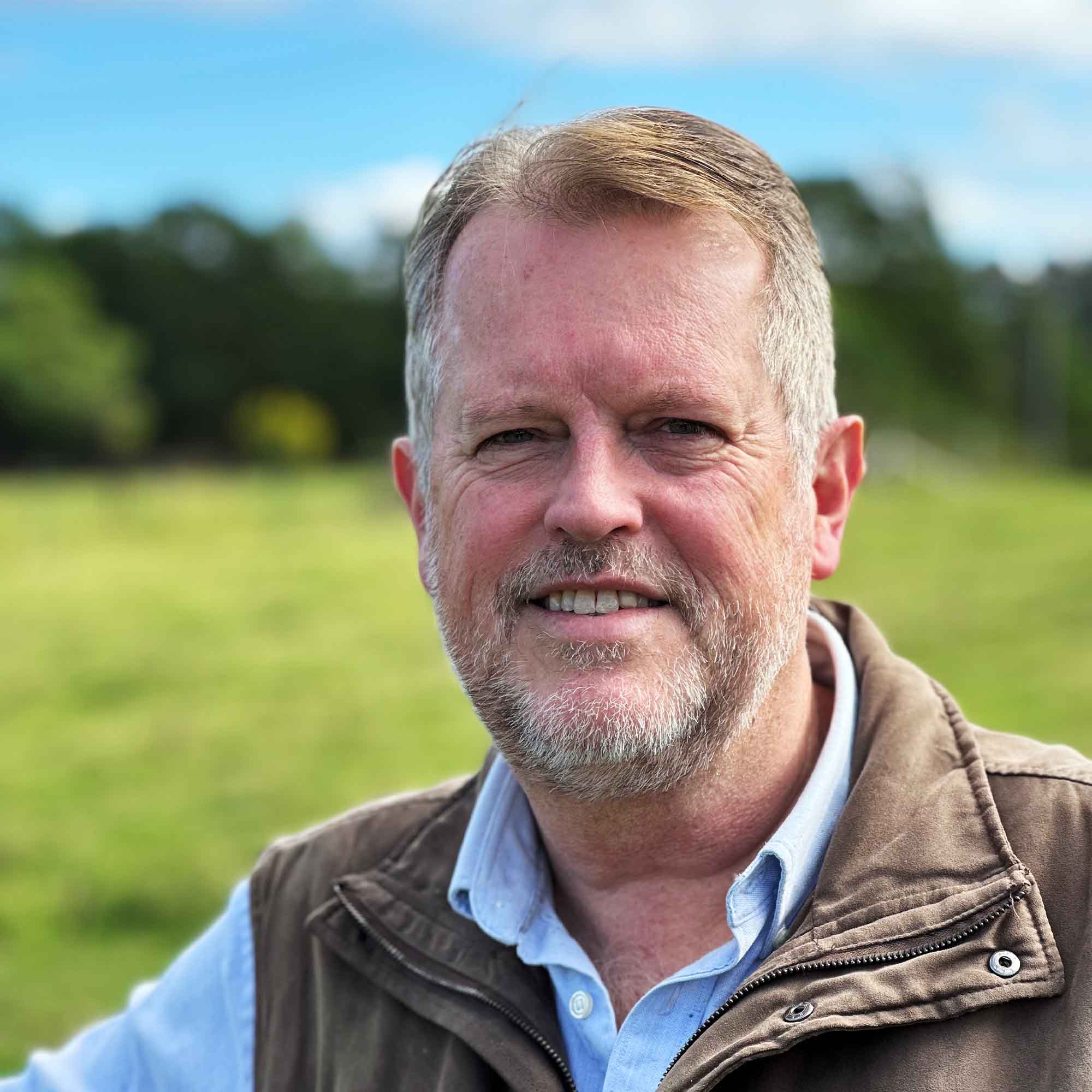 splendour tailored tours guide host eric