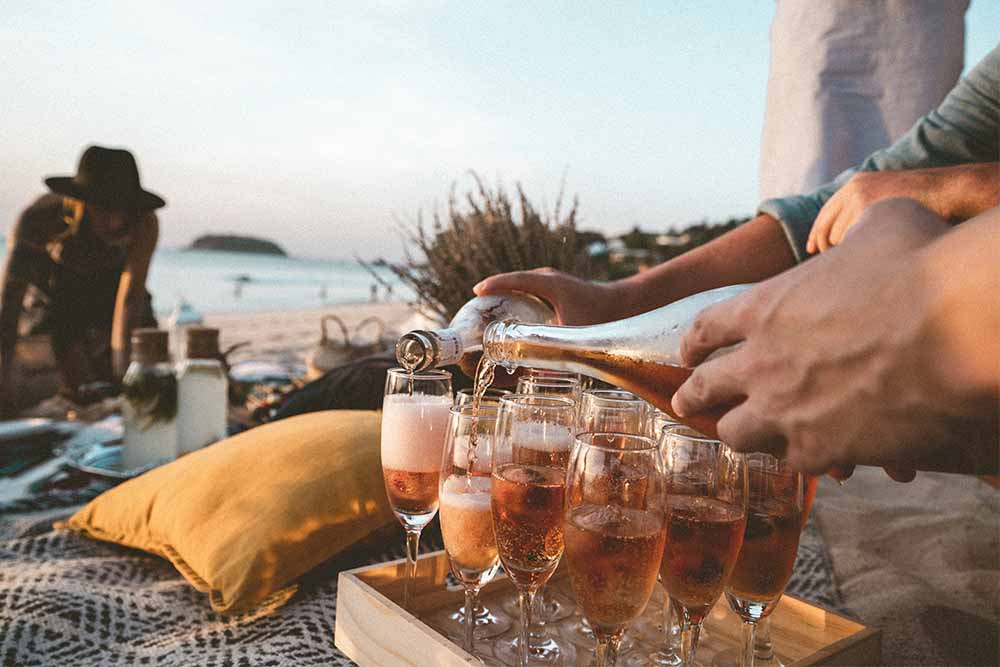 Corporate Events Sydney – BBQ on the beach with drinks