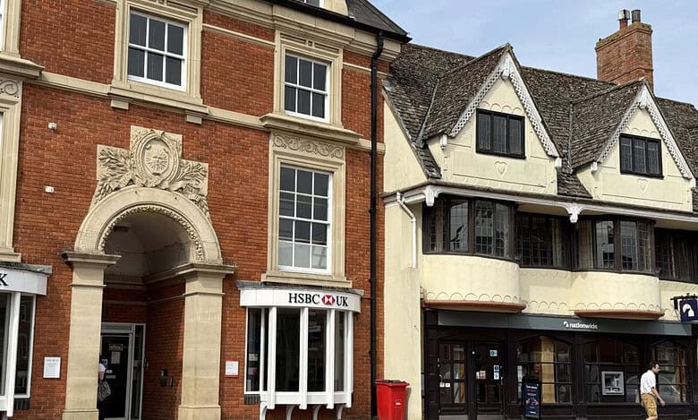 Caption: HSBC and Nationwide branches in Banbury. Many other towns have not been so lucky in retaining bank branches. (Copyright Parcelhero)