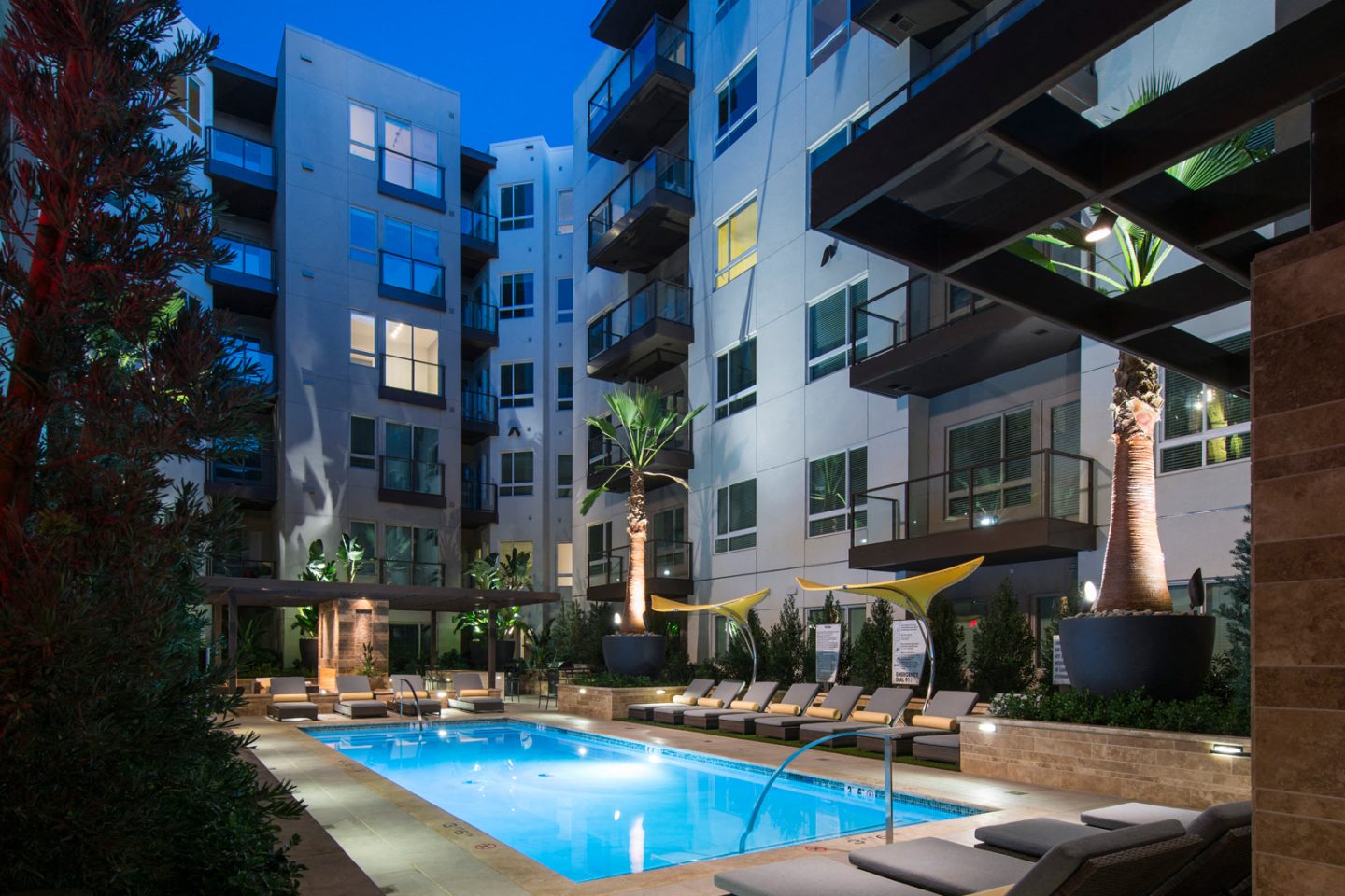 Abundant Indoor and Outdoor Amenity Spaces at 1000 Grand by Windsor, California, 90015