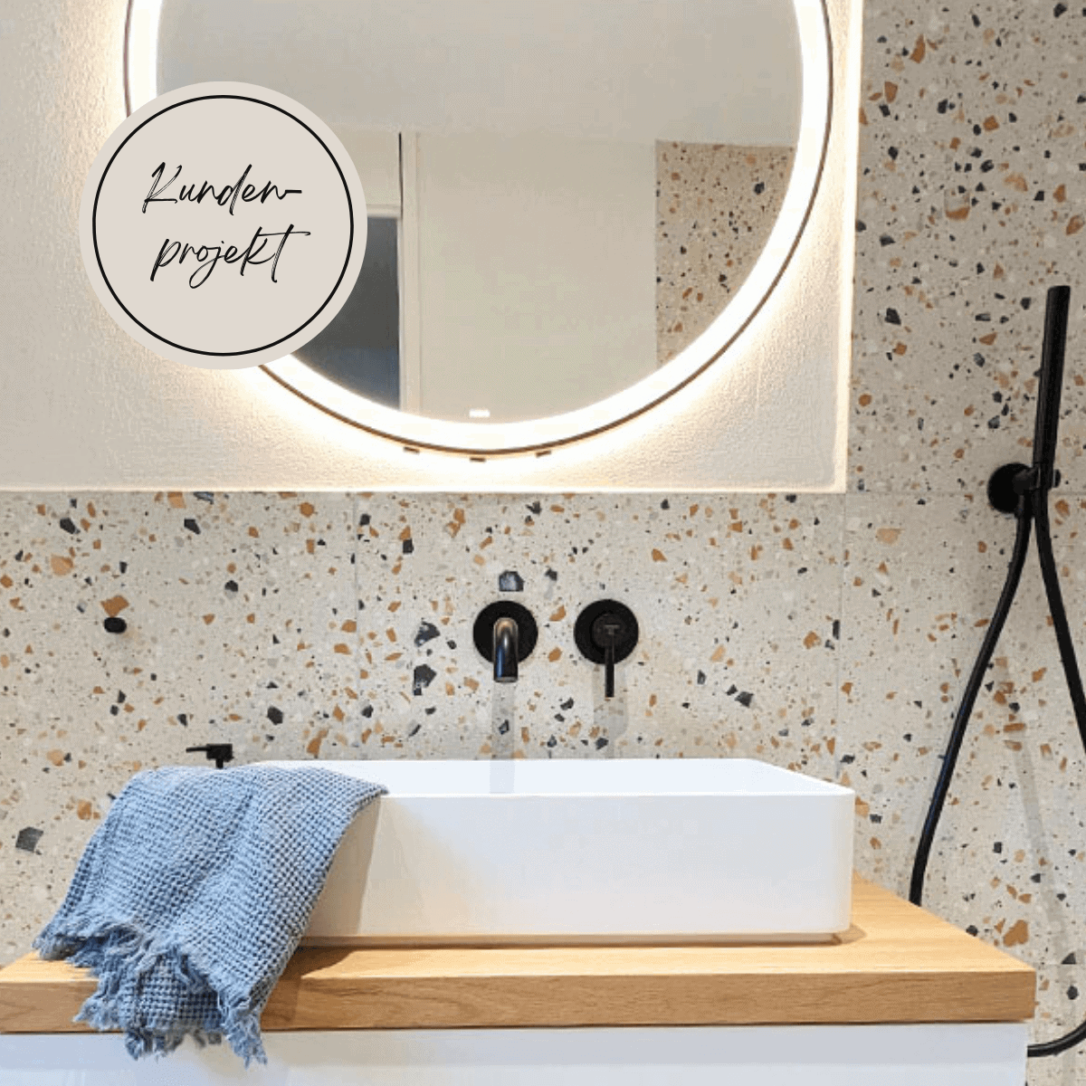 Bad mit greige Terrazzo Fliesen