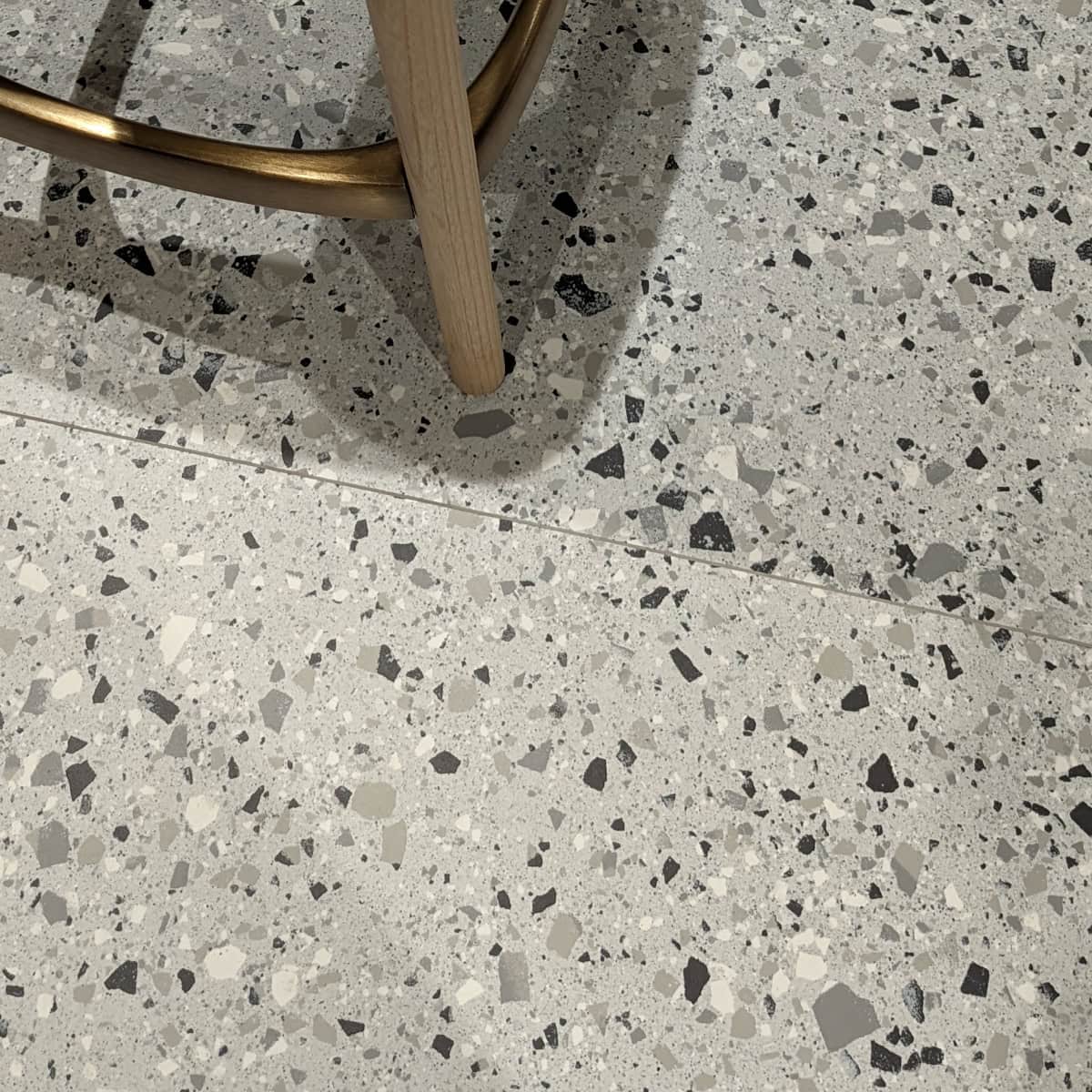Terrazzo-Boden Grau Dusche