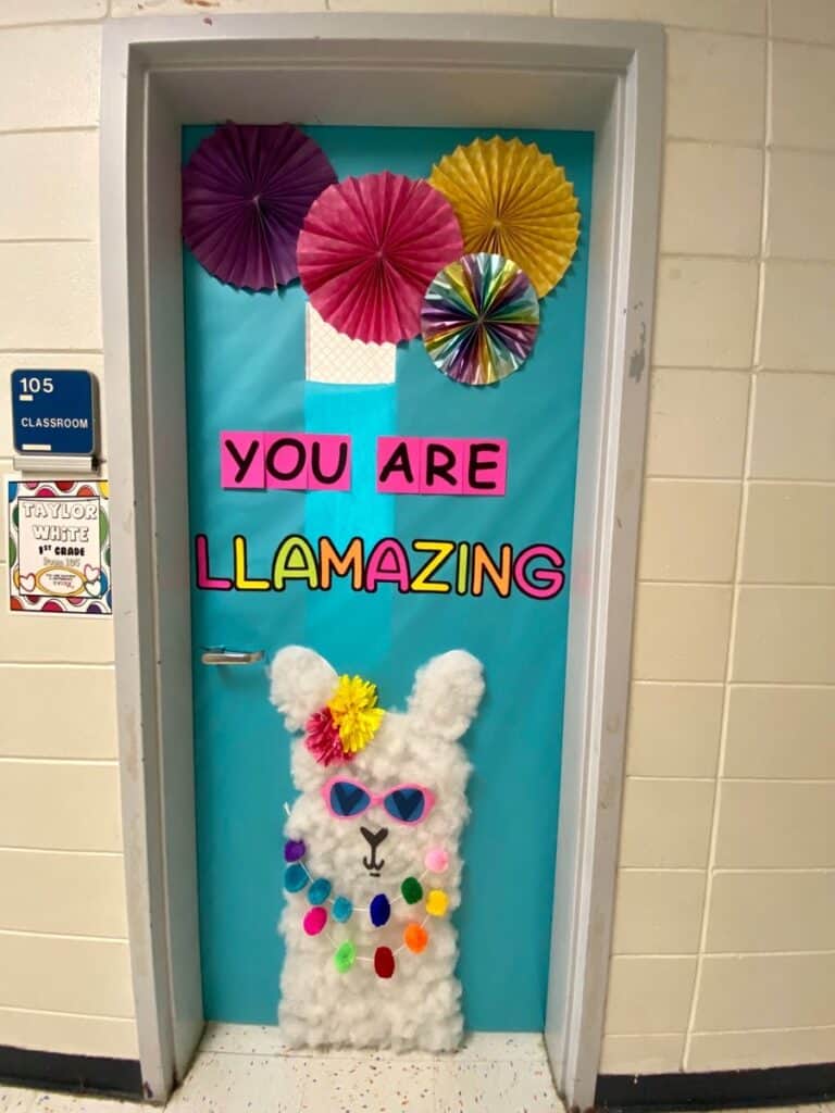 CLASSROOM DOOR IDEAS