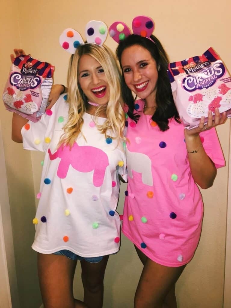 MATCHING HALLOWEEN COSTUMES