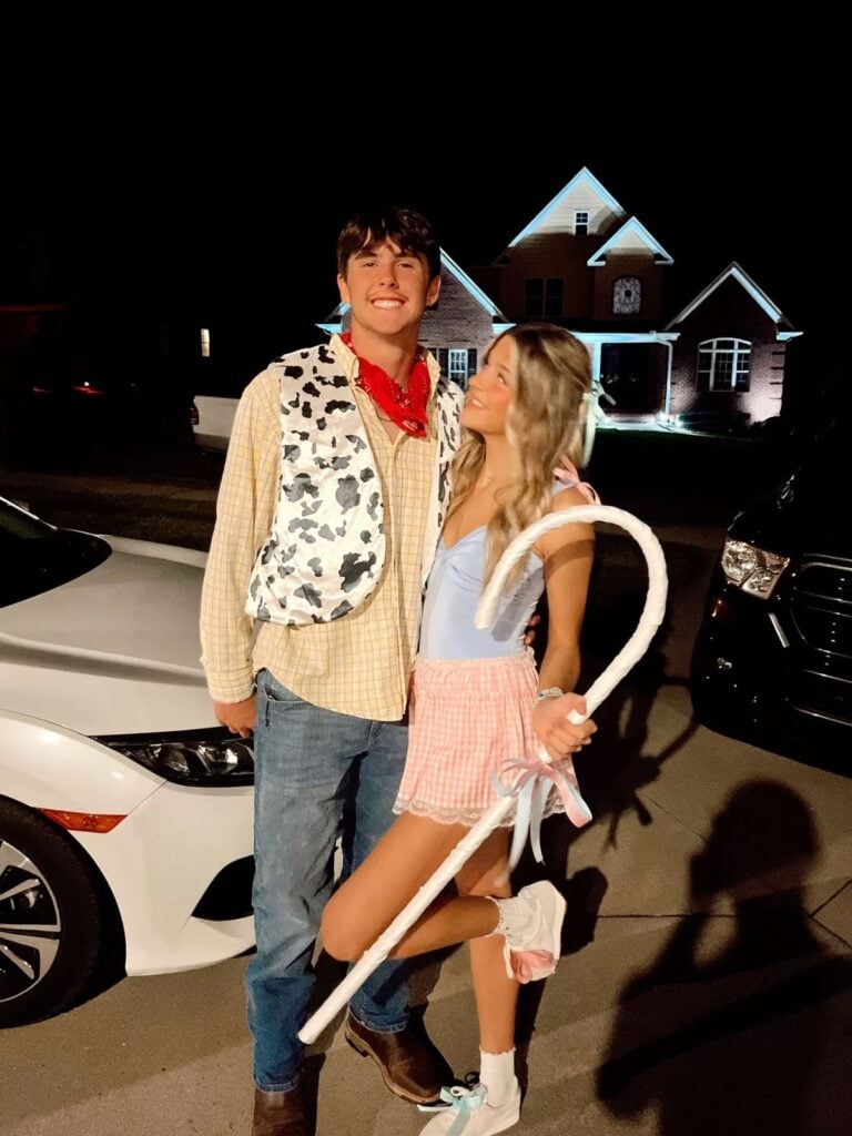 COUPLES HALLOWEEN COSTUME IDEAS